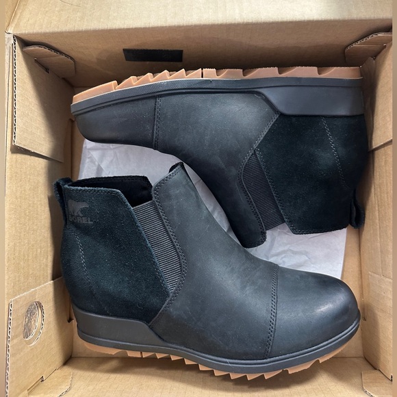 Sorel suede ankle boots 8.5, NWB, waterproof materials, winter boots, Wedge heel - Picture 3 of 9